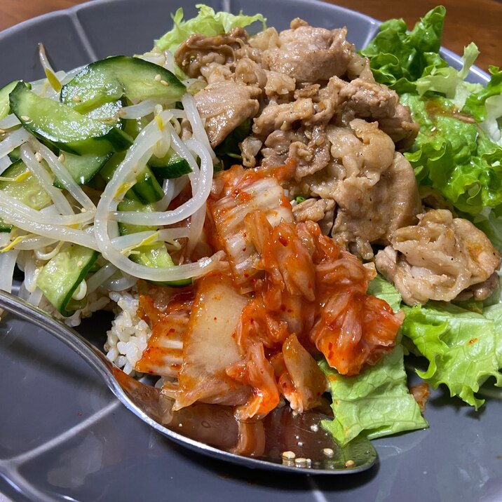 ビビンバ風！野菜たっぷり焼肉丼